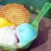 アイスクリームにウエハースが添えられている理由とは？